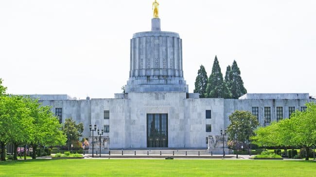 Oregon Privatization Report Offers Bold Solutions to Pension Crisis