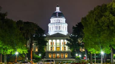 California Proposition 32 would increase the minimum wage